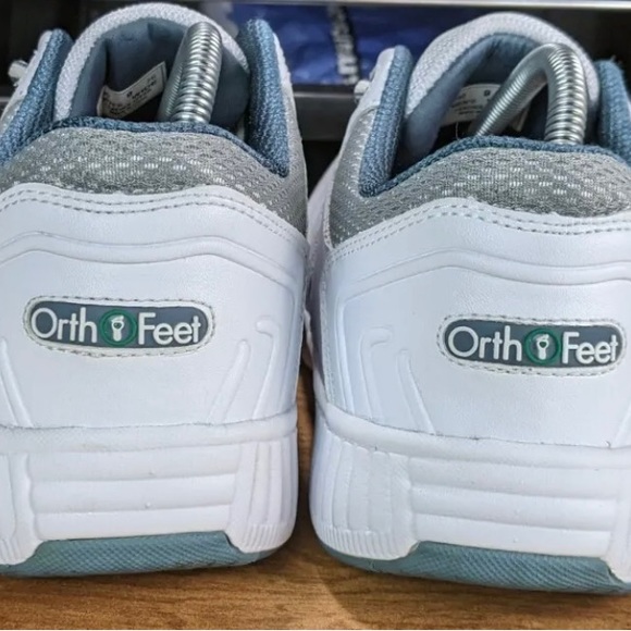 SOLD! ORTHOFEET leather white sneakers 9.5 B, Like new never worn. - Picture 4 of 7